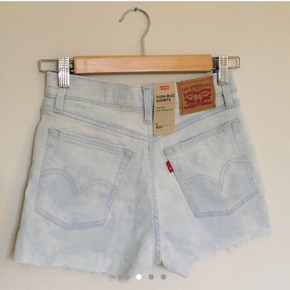 High rise Levi’s shorts - Picture 2 of 4